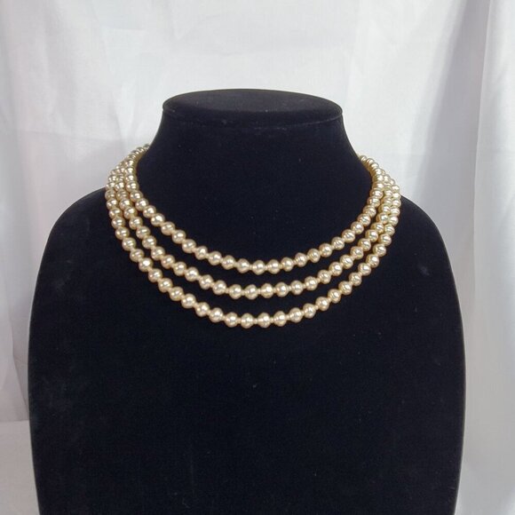 VTG Classiques Entier Triple Strand Faux Fresh Water Pearl Necklace Champaign - Picture 15 of 15